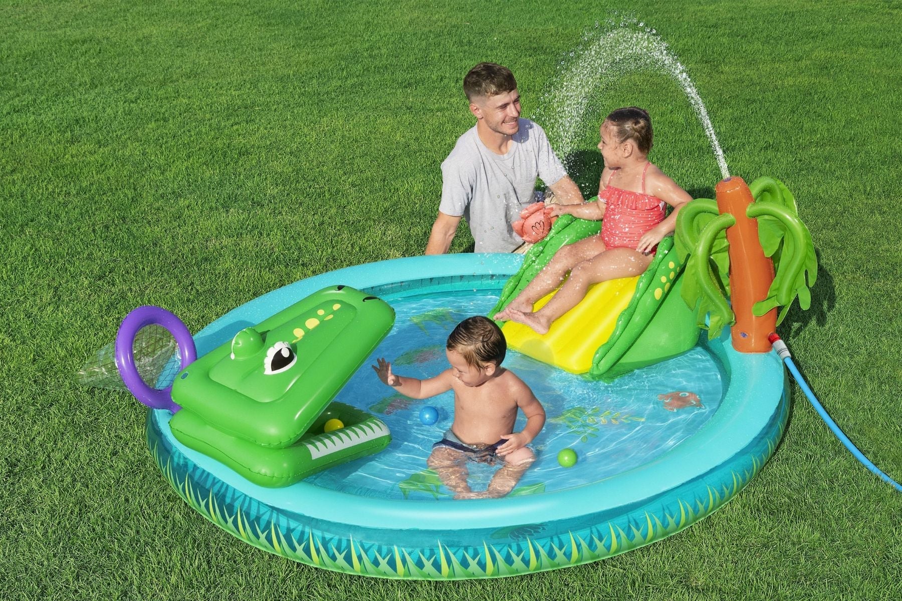 Crocodile Cove Play Center 7'4" x 71 x 28.5"/2.24m x 1.81 x 72cm