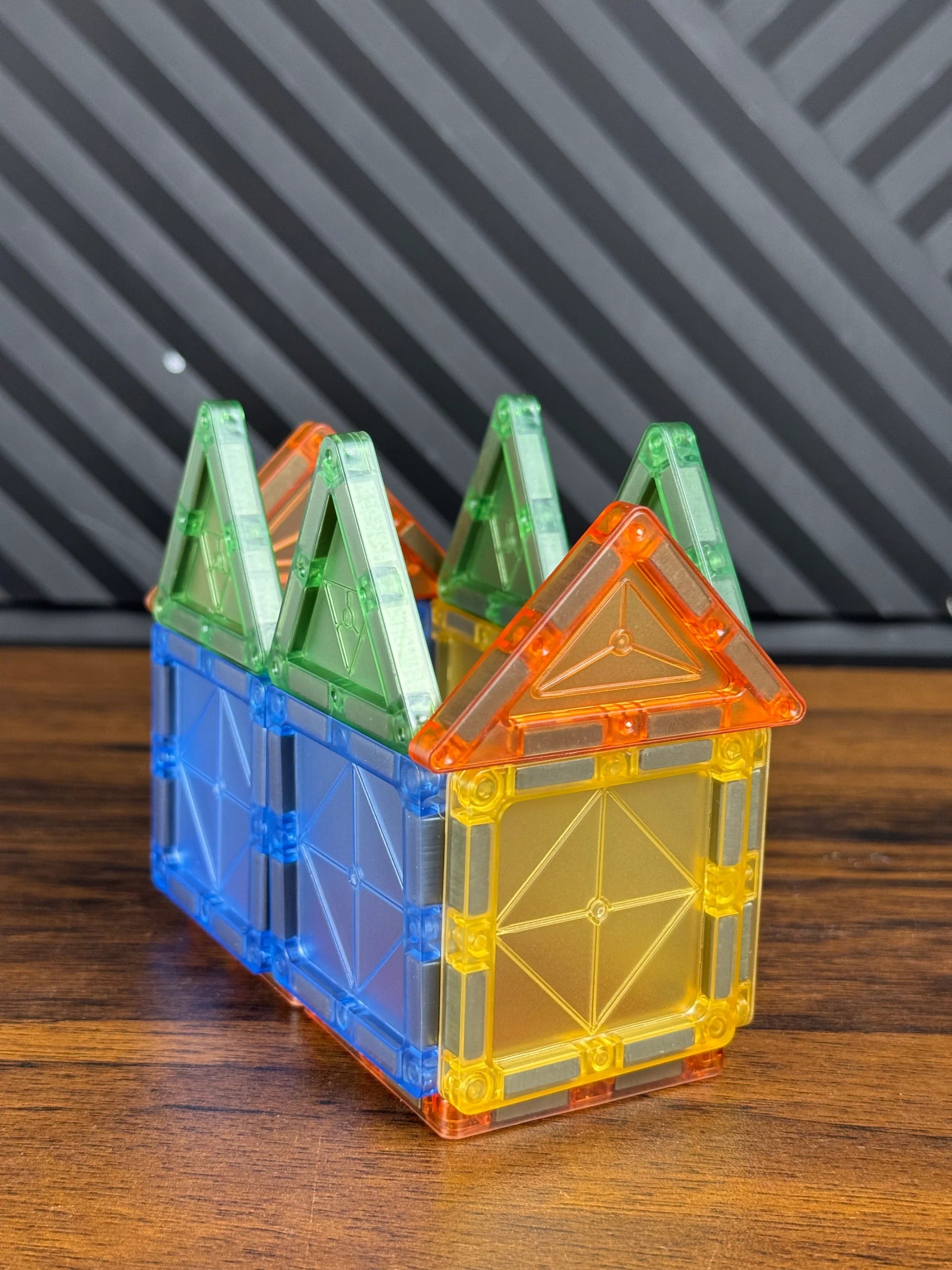 Magnetic Tiles Building Blocks Set – 20 Pieces